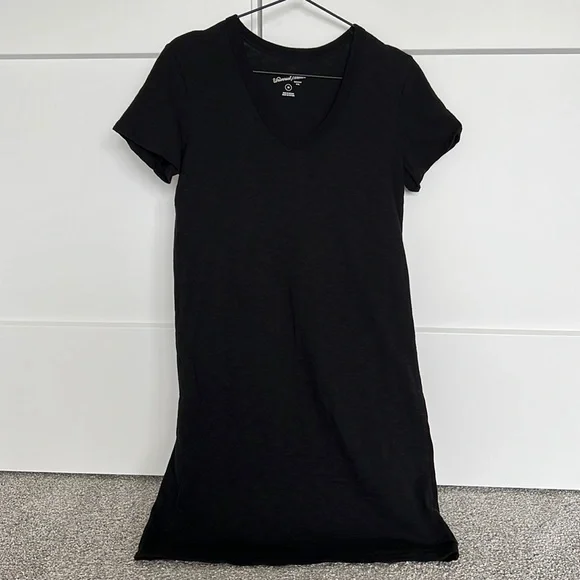 fitted lace wedding dress Universal Standard Women's Teresa Liquid Jersey V-Neck Dress main image 1